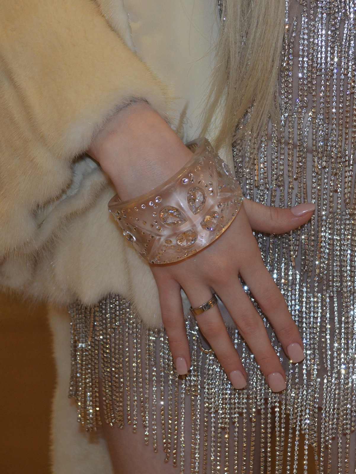 Logo ring